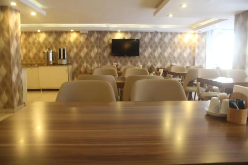 Restaurant, Cmr Aydogan Hotel in Rize Restaurant, Cmr Aydogan Hotel in Rize