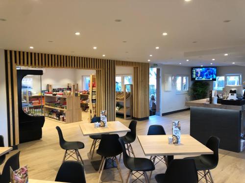 Pub/Lounge, Bungalows y Mobil Homes Camping Regio in Santa Marta de Tormes Pub/Lounge, Bungalows y Mobil Homes Camping Regio in Santa Marta de Tormes