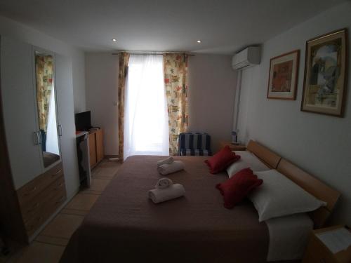 Riva Rooms in บราค ไอส์แลนด์ Riva Rooms in บราค ไอส์แลนด์