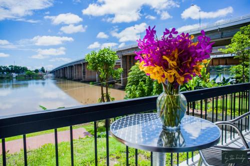 Home by the bridge Hotel in Kamphaeng Phet Home by the bridge Hotel in Kamphaeng Phet