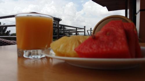 Makanan dan Minuman, Rainbow Courts in Hoima Makanan dan Minuman, Rainbow Courts in Hoima