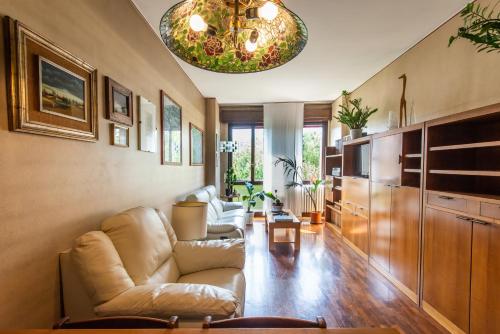 Facilities, Jacuzzi Apartment in Lambrate Facilities, Jacuzzi Apartment in Lambrate