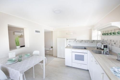 Kitchen, TopART Apartman II in Balatonlelle Kitchen, TopART Apartman II in Balatonlelle