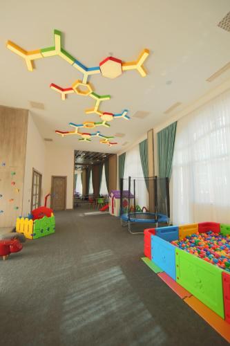 Parque infantil, Saat Meydani Nakhchivan in Najicheván Parque infantil, Saat Meydani Nakhchivan in Najicheván