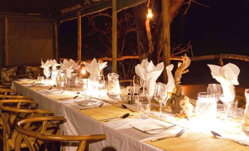 Facilities, O Bona Moremi Safari Lodge in Khwai Facilities, O Bona Moremi Safari Lodge in Khwai
