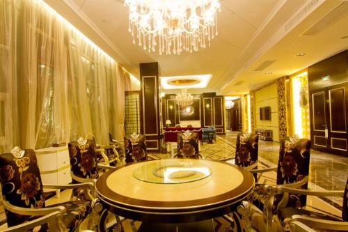 This photo about Howard Johnson Tianzhu Plaza Fuyang shared on HyHotel.com