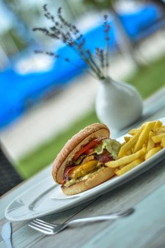 อาหารและเครื่องดื่ม, Tihany Yacht Club in ทิฮานี่ อาหารและเครื่องดื่ม, Tihany Yacht Club in ทิฮานี่