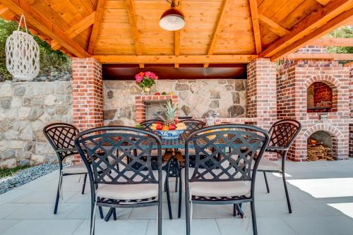 Fasilitas, Villa Mina in Sutvara Fasilitas, Villa Mina in Sutvara