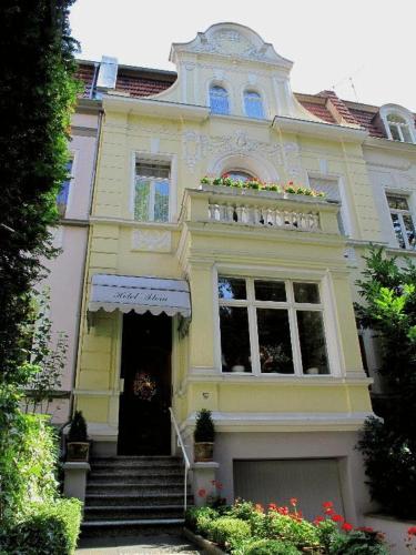 Villa Flora Hotel