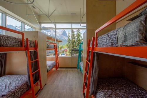 View, Canmore Downtown Hostel in Canmore (AB) View, Canmore Downtown Hostel in Canmore (AB)