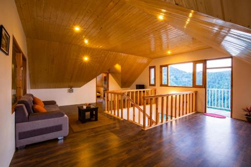 Zostel Homes Theog in Matiana Zostel Homes Theog in Matiana