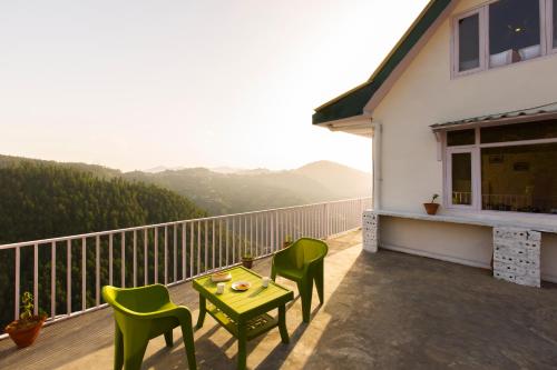 Balcony/terrace, Zostel Homes Theog in Matiana Balcony/terrace, Zostel Homes Theog in Matiana