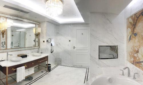 XINJUNYUE International Hotel in Foshan XINJUNYUE International Hotel in Foshan