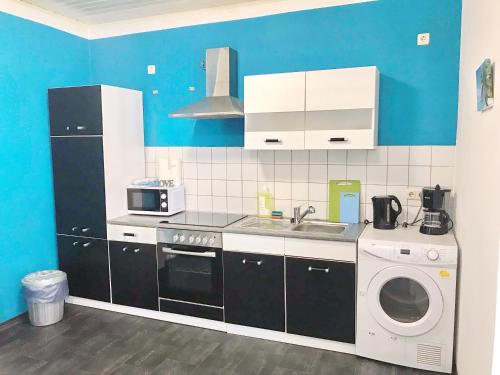 Kitchen, SUNNYHOME Monteurwohnungen und Apartments in Weiden in Weiden Kitchen, SUNNYHOME Monteurwohnungen und Apartments in Weiden in Weiden