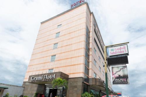 Entrance, DG Grami Hotel in Parañaque Entrance, DG Grami Hotel in Parañaque