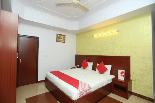 This photo about OYO Rooms Station Road Lucknow shared on HyHotel.com