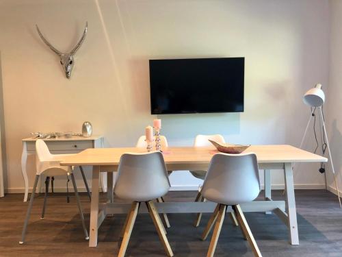 Shared lounge/TV area, Ferienwohnung Hunzingen in Walsrode Shared lounge/TV area, Ferienwohnung Hunzingen in Walsrode