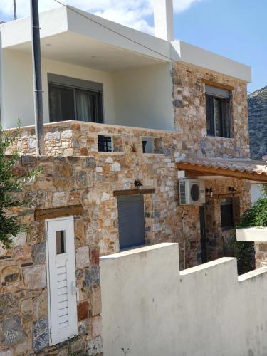 Hôtel George Apartments by the Sea and Airport 5