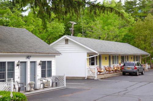 Vista exterior, Admiral Motel in Lake George Vista exterior, Admiral Motel in Lake George