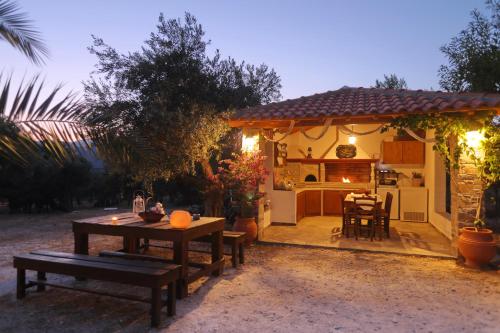 Giasemi Apartments in Skopelos Giasemi Apartments in Skopelos