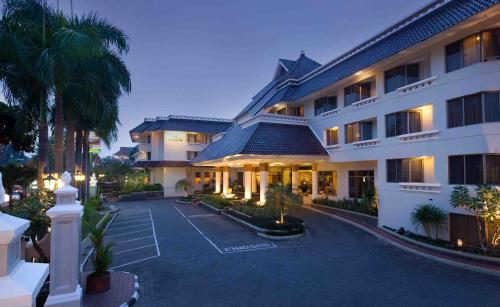 Exterior view, Hotel Santika Premiere Jogja in Yogyakarta City Center Exterior view, Hotel Santika Premiere Jogja in Yogyakarta City Center