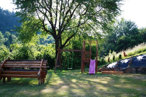 Kert, Leśny Dworek 1 (Lesny Dworek 1) in Wolkowyja Kert, Leśny Dworek 1 (Lesny Dworek 1) in Wolkowyja