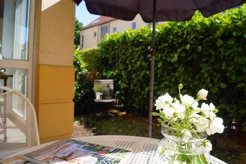 Balcony/terrace, Liebevoll eingerichtete Ferienwohnung am Rande von Berlin in Blankenfelde-Mahlow Balcony/terrace, Liebevoll eingerichtete Ferienwohnung am Rande von Berlin in Blankenfelde-Mahlow