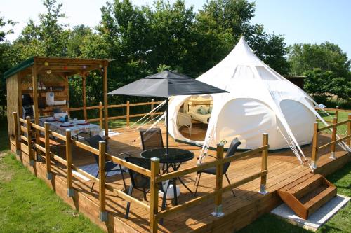 Facilities, Glamping La Petite Lande in Saint-Jory-de-Chalais Facilities, Glamping La Petite Lande in Saint-Jory-de-Chalais