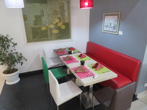 Nourriture et boissons, ibis Oran Les Falaises in Oran Nourriture et boissons, ibis Oran Les Falaises in Oran