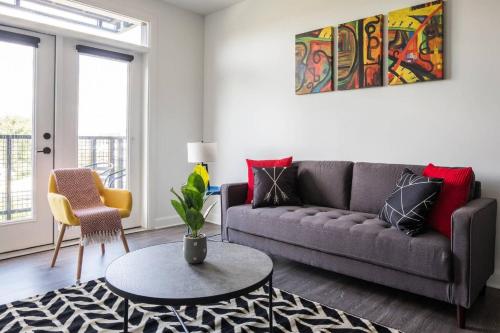 Hôtel Unique 1BR By COSI and River - Balcony and City Views