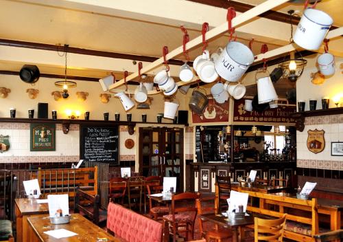 Mad O'Rourkes Pie Factory in เค็นนิวอร์ท Mad O'Rourkes Pie Factory in เค็นนิวอร์ท