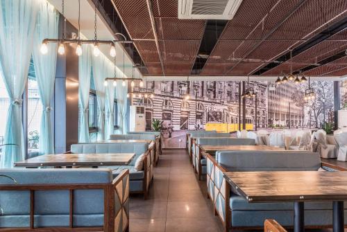 Restaurant, Dashen Hotel - Lecong Furniture Mart Foshan in Foshan Restaurant, Dashen Hotel - Lecong Furniture Mart Foshan in Foshan