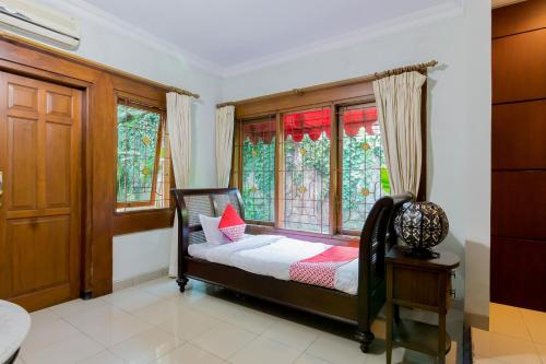 This photo about OYO 1059 Roemah Oma Residence shared on HyHotel.com