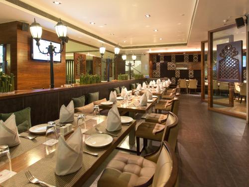 レストラン, Ramee Grand Hotel & Spa, Pune in プネー レストラン, Ramee Grand Hotel & Spa, Pune in プネー