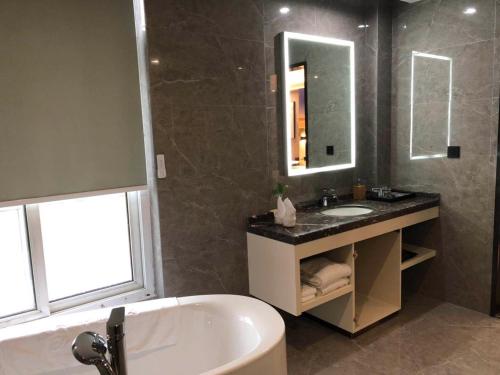 This photo about Elegance Hotel Suqian shared on HyHotel.com