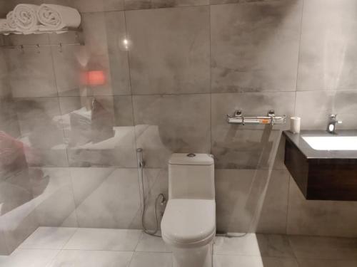 Bathroom, Hotel Le Lotus Grand in Varanasi Bathroom, Hotel Le Lotus Grand in Varanasi