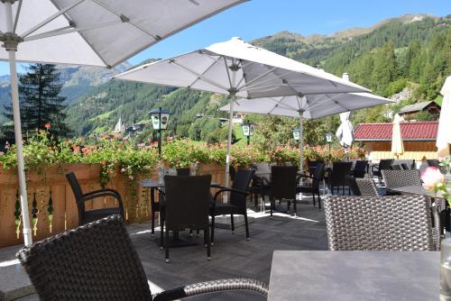 Terraza/balcón, Hotel - Restaurant - Sonnblick in Heiligenblut Terraza/balcón, Hotel - Restaurant - Sonnblick in Heiligenblut