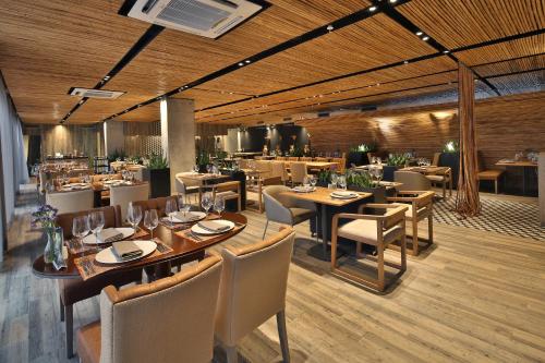 Restaurant, Movich Buro 51 in Barranquilla Restaurant, Movich Buro 51 in Barranquilla