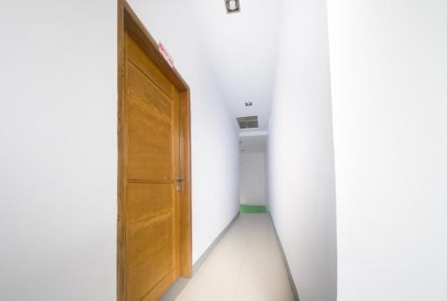 Балкон, RedDoorz Plus Syariah @ Pentadio Gorontalo in Горонтало Балкон, RedDoorz Plus Syariah @ Pentadio Gorontalo in Горонтало