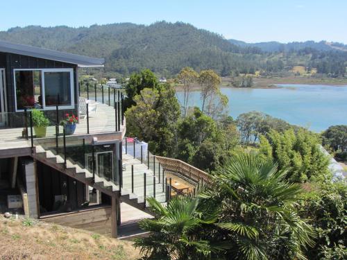 Sunlover Retreat in Tairua Sunlover Retreat in Tairua