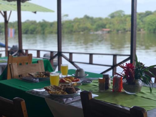 Afficher, All Rankins Eco-Lodge in Tortuguero Afficher, All Rankins Eco-Lodge in Tortuguero