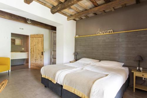 Guestroom, Agriturismo Unico Senso in Montottone Guestroom, Agriturismo Unico Senso in Montottone