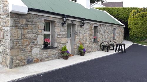 Laluan Masuk, Swallows Cottage in Swinford Laluan Masuk, Swallows Cottage in Swinford