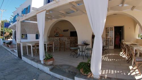 Pub/Lounge, Pavlos Rooms in Tilos Pub/Lounge, Pavlos Rooms in Tilos