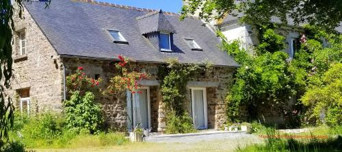 Manoir de Kerguezennec Holiday Home in Saint-Clet Manoir de Kerguezennec Holiday Home in Saint-Clet