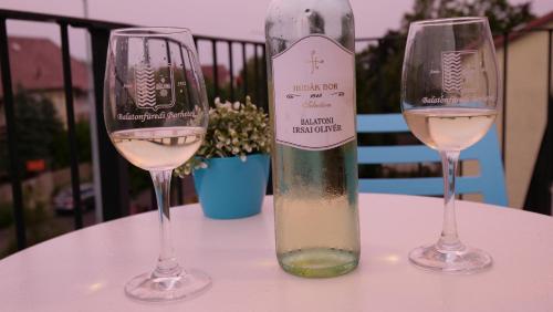 Balkon/teras, Anna Villa Füred Boutique Rooms (Anna Villa Fured Boutique Rooms) in Balatonfured Balkon/teras, Anna Villa Füred Boutique Rooms (Anna Villa Fured Boutique Rooms) in Balatonfured