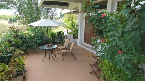 balkon/terras, The Nest Tobago Apartments in Buccoo balkon/terras, The Nest Tobago Apartments in Buccoo