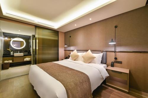 This photo about CBD Jialong Hotel Beijing shared on HyHotel.com