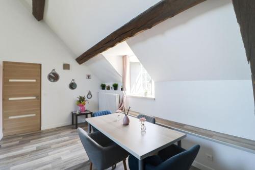 Domaine des Trois chateaux in Moisenay Domaine des Trois chateaux in Moisenay
