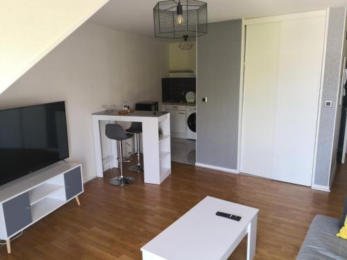 charmant Studio à Ploemeur centre--5min des plages (charmant Studio a Ploemeur centre--5min des plages) near Lorient repülőtér charmant Studio à Ploemeur centre--5min des plages (charmant Studio a Ploemeur centre--5min des plages) near Lorient repülőtér